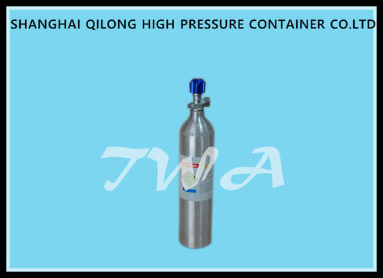 China 0.7L van de het Aluminiumgasfles van de PUNThoge druk de Veiligheidsgasfles voor de Drank van Gebruiksco2 leverancier